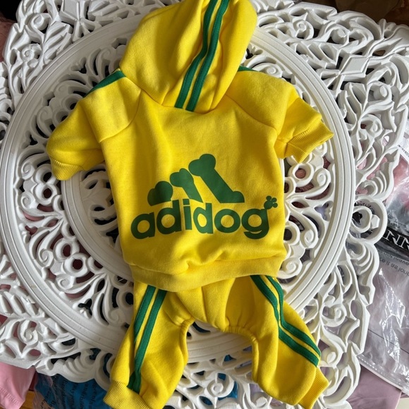 2 Adidog Jumper 💗 1 pink💛1 yellow 2for 25$ - Picture 2 of 7